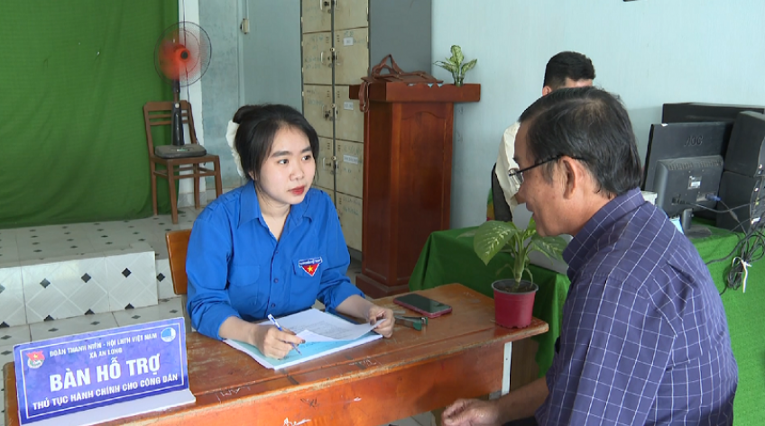 Đưa dịch vụ công về ấp: Gần dân, tiện ích, hiệu quả