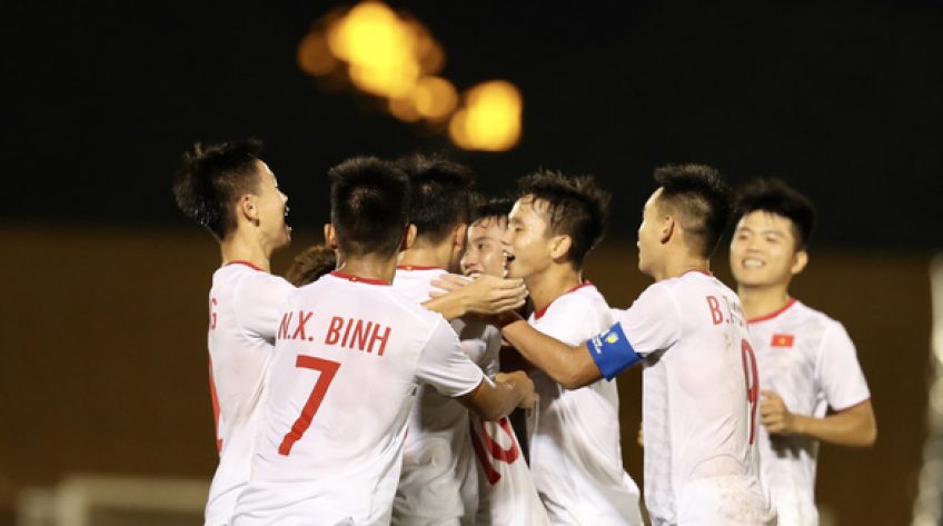 Bỏ lỡ gần chục cơ hội, U18 VN chỉ thắng U18 Singapore 3-0