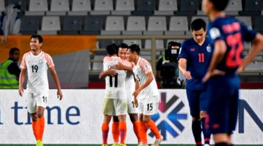 Asian Cup 2019: Đương kim vô địch Australia và Thái Lan thua sốc